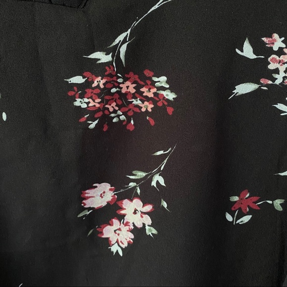 Black Tape floral long sleeve blouse - Picture 3 of 3